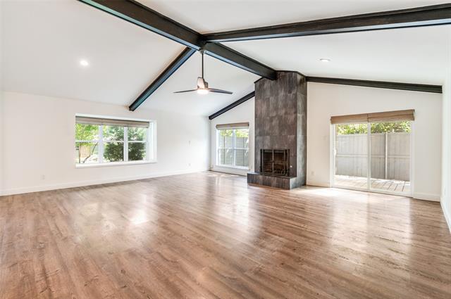 Foto del edificio - 7032 Briarmeadow Dr