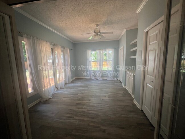 Foto del edificio - 3910 Armitage Dr