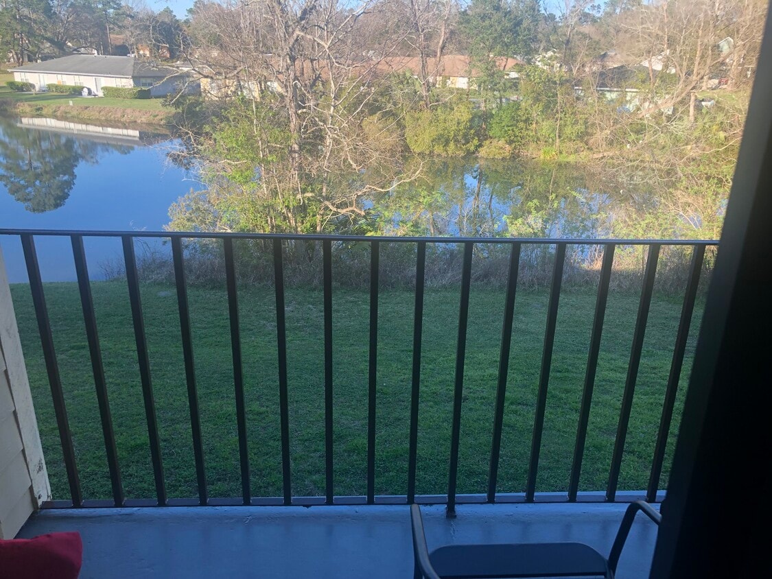 6400 NW 106th Pl Unit 4, Alachua, FL 32615 Condo for Rent in Alachua