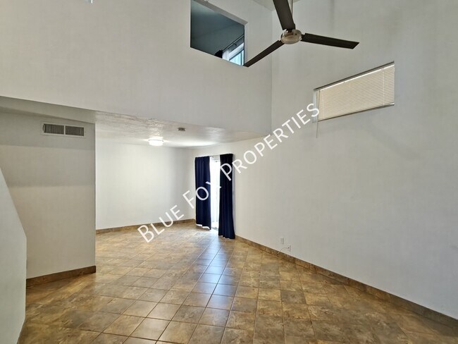 Foto del edificio - 880 E Peppergrass Ln