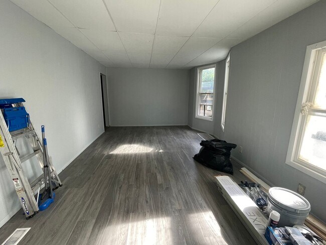 Building Photo - 541 W Vine St