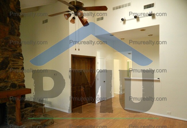 Foto del edificio - AVAILABLE NOW!!! Stunning 4-Bed, 3-Bath Ho...