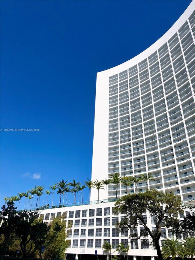 Foto del edificio - 601 NE 36th St