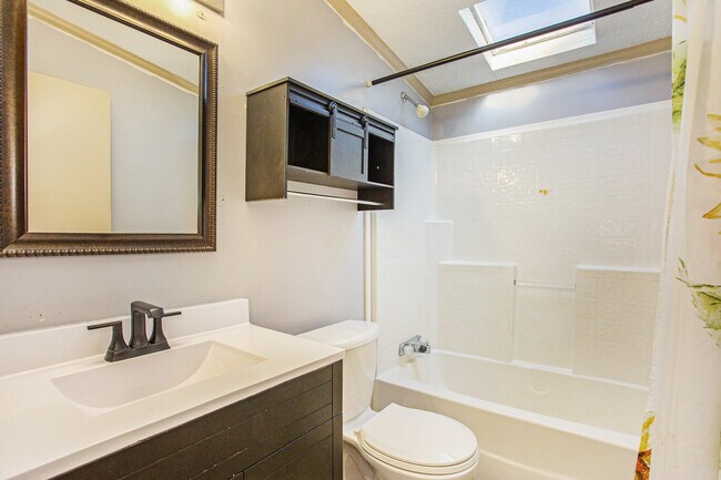 Foto del edificio - 3885 Luce Rd