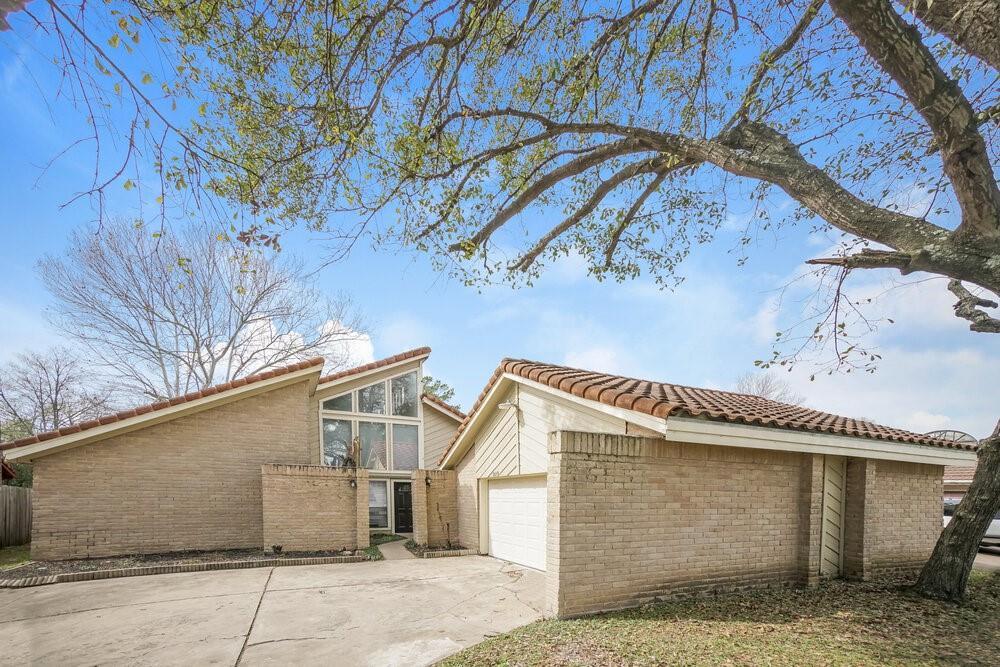 Foto principal - 7659 Athlone Dr