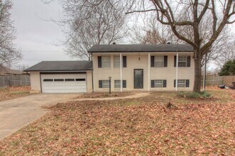 Building Photo - 2538 S Aspen Ave