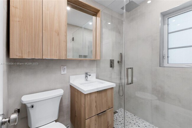 Foto del edificio - 1211 Meridian Ave