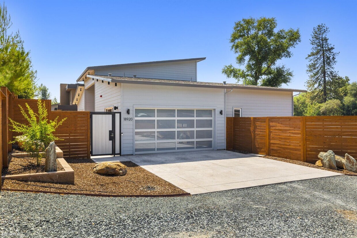 3 br, 2 bath House 18920 Ranch Road House Rental in Jamestown, CA