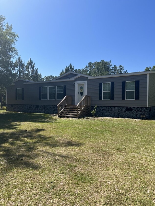 687 Lawhon Mill Rd, Crawfordville, FL 32327 House for Rent in