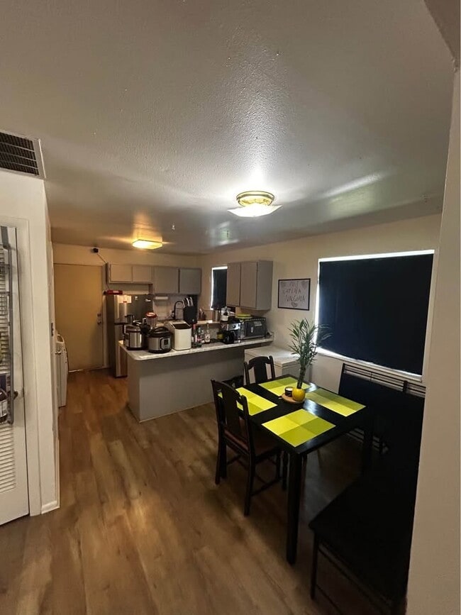 Photo - 1206 Harris Ave Townhome