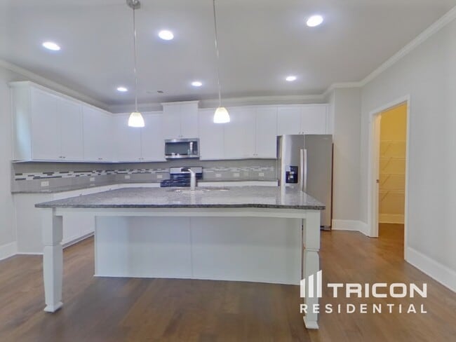 Foto del edificio - 6410 Country Lake Rd