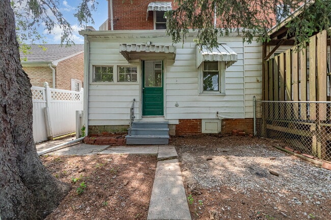 Foto del edificio - 303 Ridge Ave