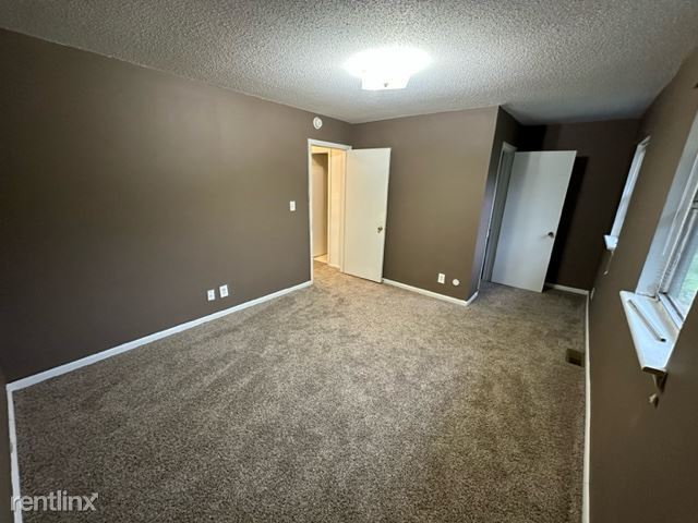 Building Photo - 2 br, 1.5 bath Townhome - 3919 Overland Ht...