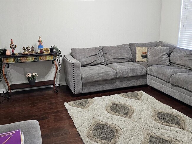 Foto del edificio - 7968 Corkfield Ave