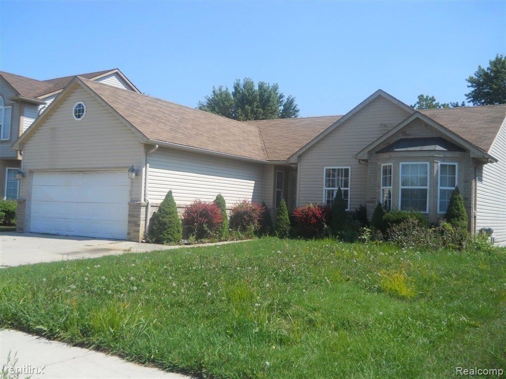 3 br, 2 bath House 3172 Cedar Crest Dr House Rental in Troy, MI