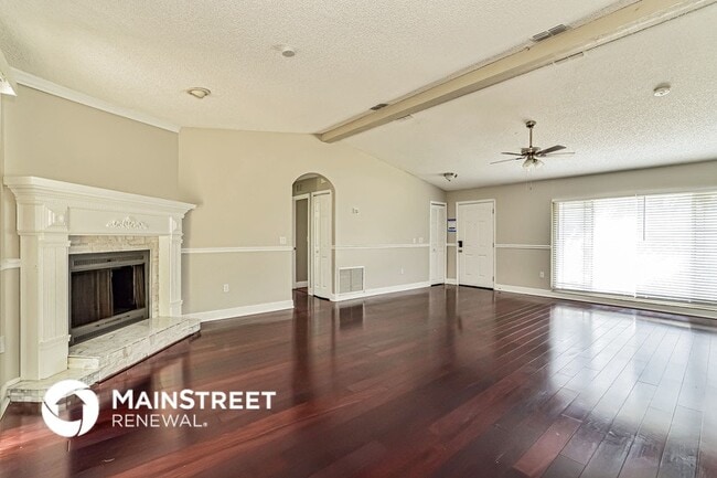 Building Photo - 6212 Chinaberry Dr