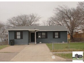 Building Photo - 409 Short Ave