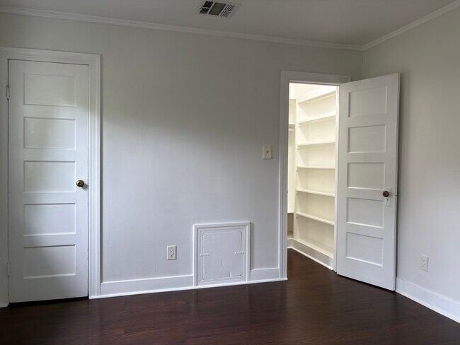 Dormitorio 2 - 1728 Mentone Ave