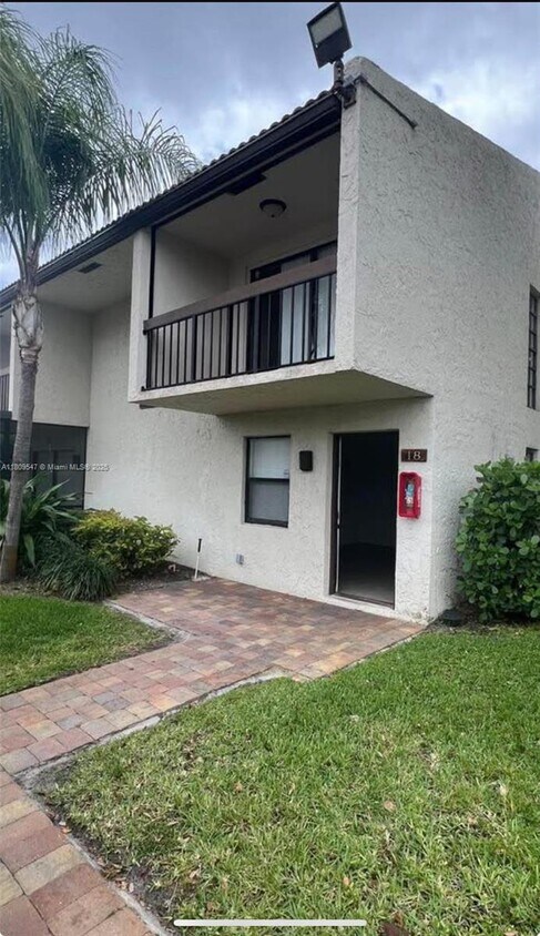 Foto principal - 721 SE 1st Way