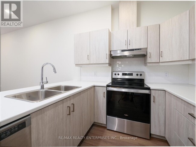 Photo du bâtiment - 845-845 2nd Ave E