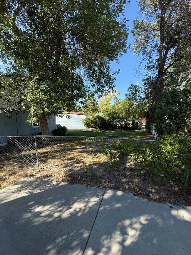 Building Photo - 3415 Poly Dr
