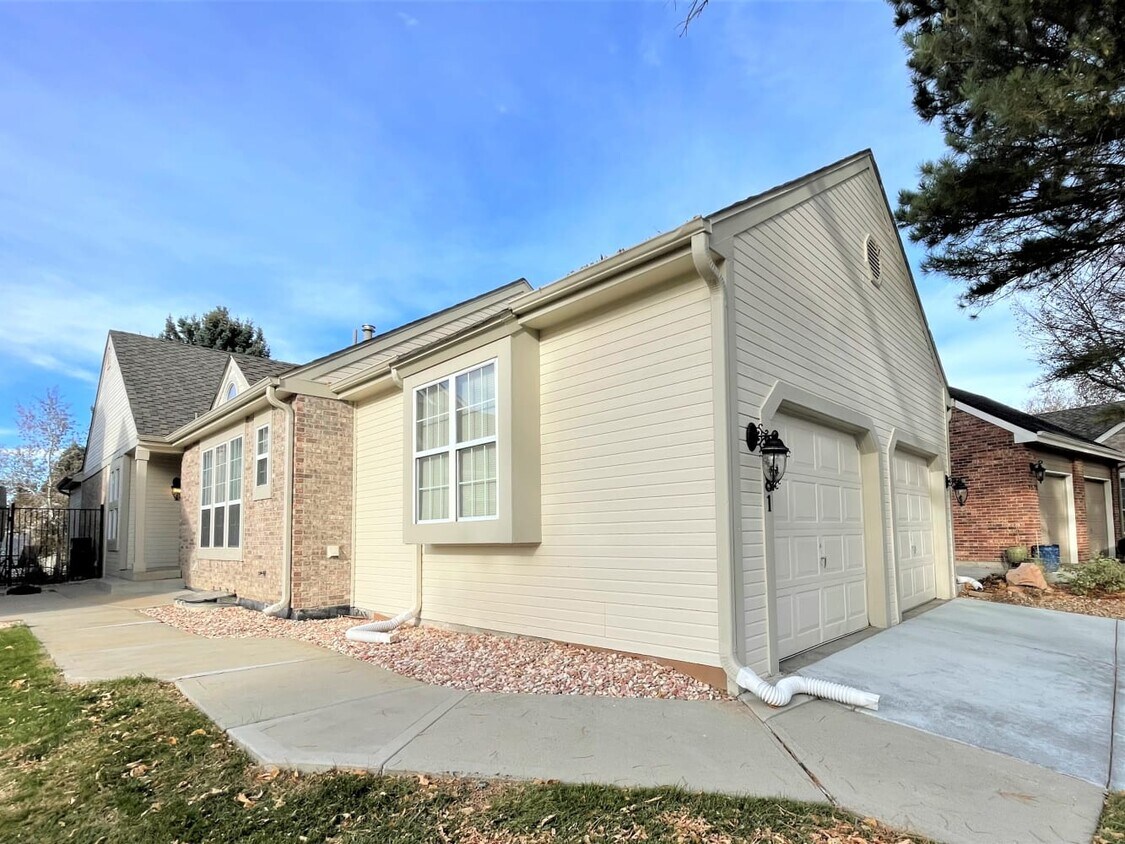 Primary Photo - 8981 Sunset Ridge Ct