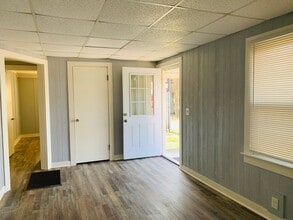 Building Photo - 72 Schonhardt St