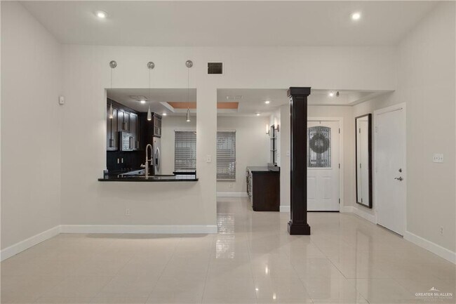 Foto del edificio - 110 E Shasta Ave