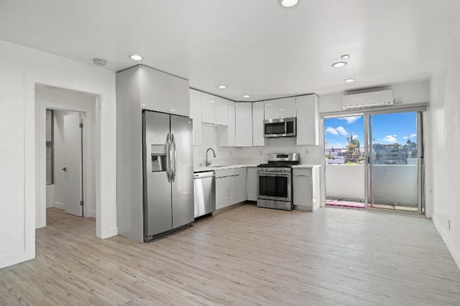 Foto del edificio - 249 S Coronado St