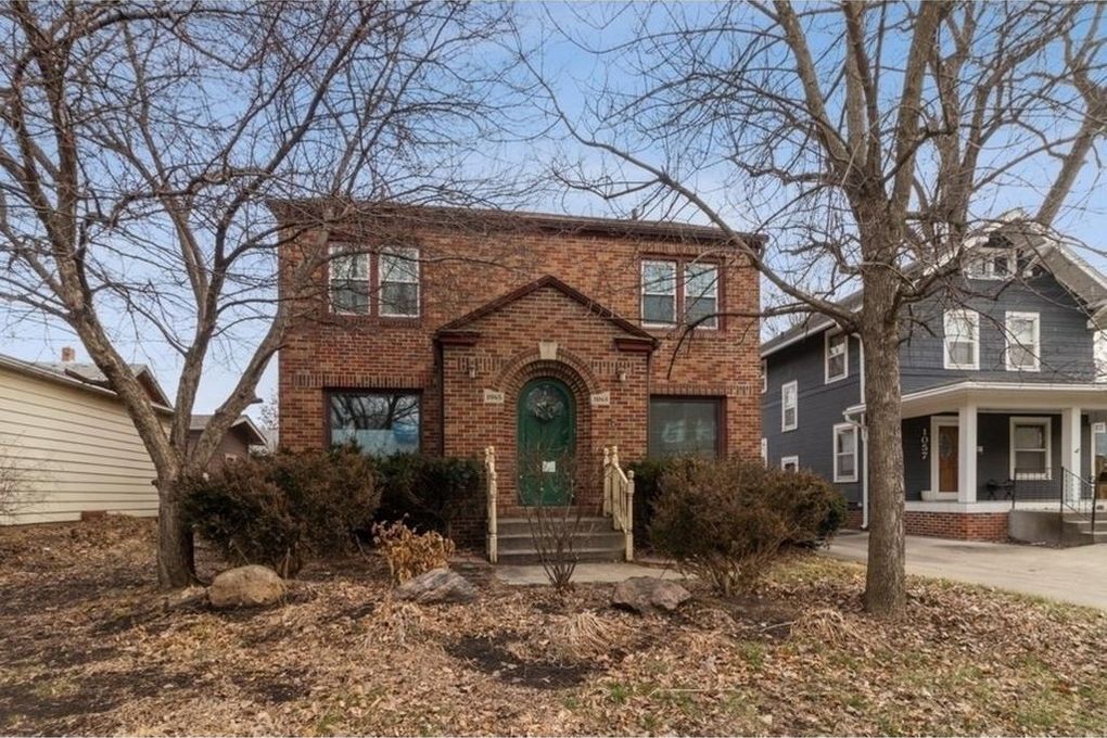 Front view of Duplex - 1065 42nd St