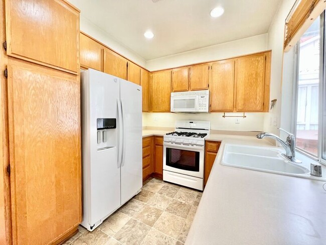 Building Photo - 8281 Gold Coast Dr