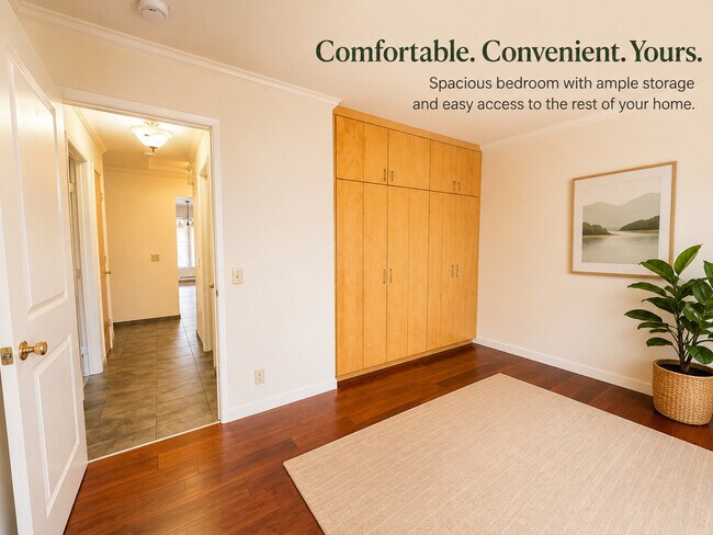Unidad 15, dormitorio pequeño, armarios grandes. - Evergreen Apartments