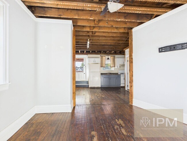 Foto del edificio - 219 S Union St