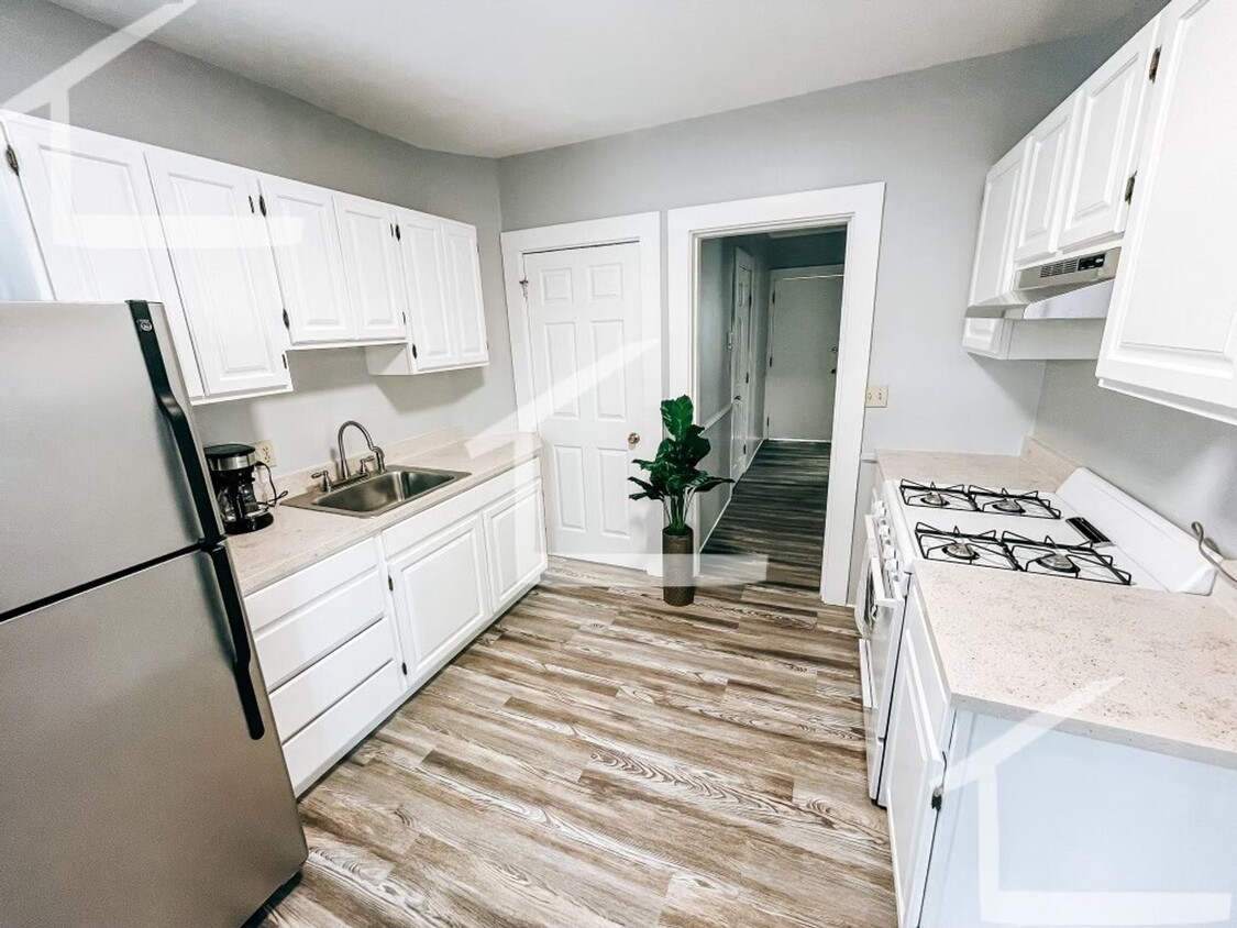 Primary Photo - Nicely renovated 2 bed unit near Harvard a...