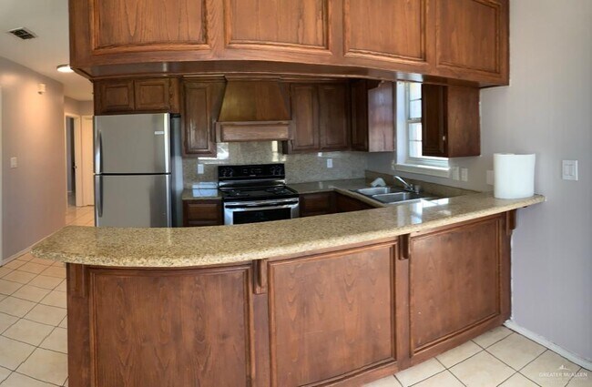 Foto del edificio - 3708 W Sarah Evans St