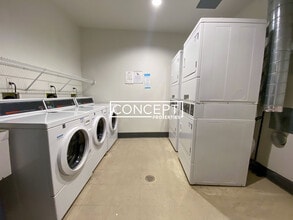 Building Photo - 160 E Berkeley St