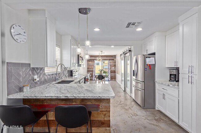 Foto del edificio - 1430 E Sheridan St
