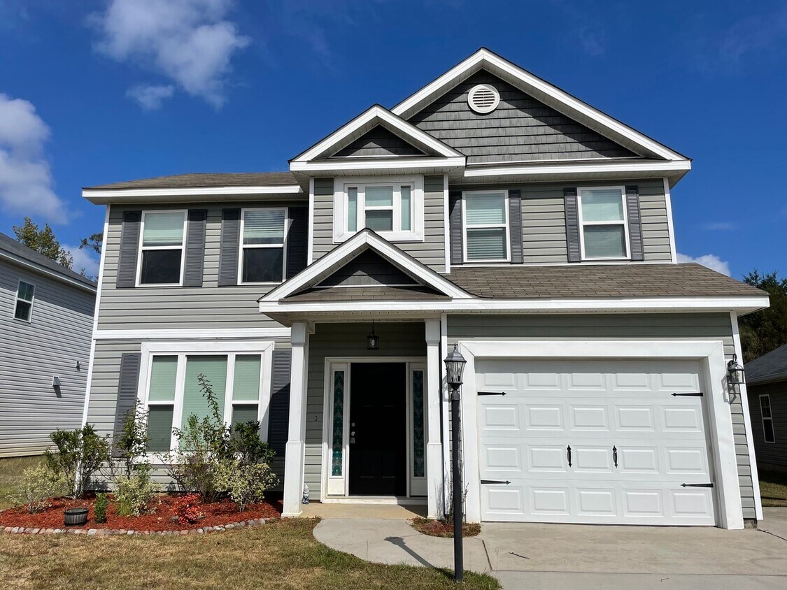 Foto principal - Close to Fort Eisenhower! Available now!