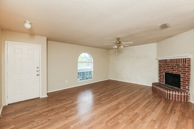 Foto del edificio - 617 Sawyer Dr