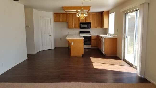 Foto del edificio - Beautiful 4 bedroom in Citrus Heights!