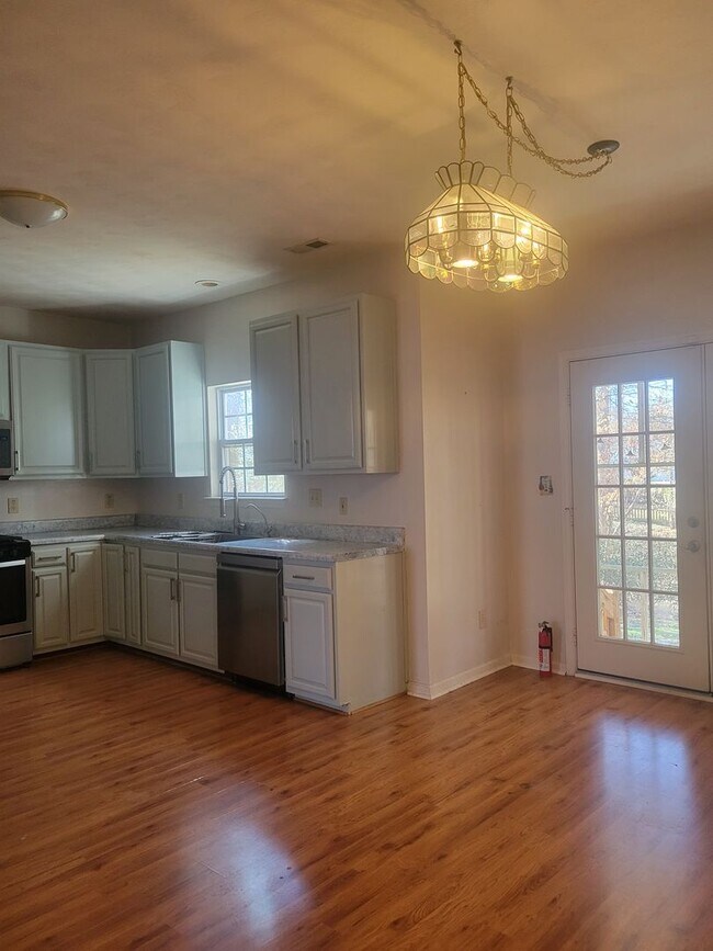 Foto del edificio - 3719 Bridlepath Ln