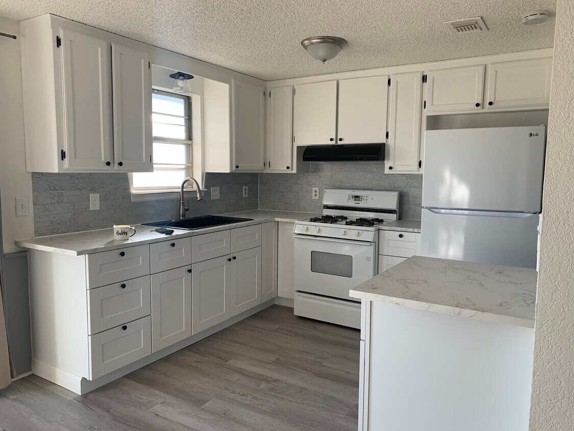 1002 Swan Lake Ct, Edmond, OK 73003 House Rental in Edmond, OK