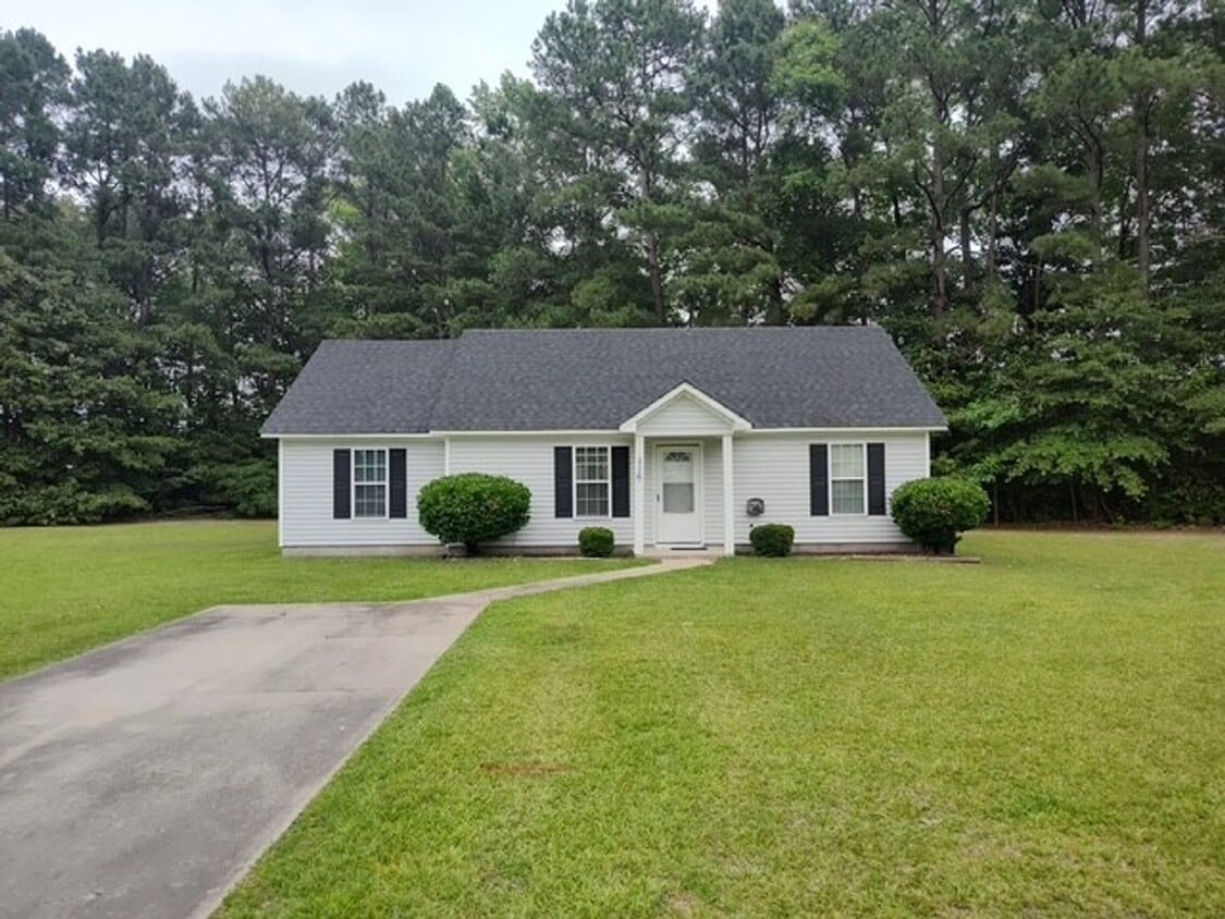 Foto principal - Beautiful home located right outside City ...