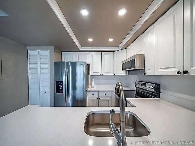 Building Photo - 708 Executive Center Dr