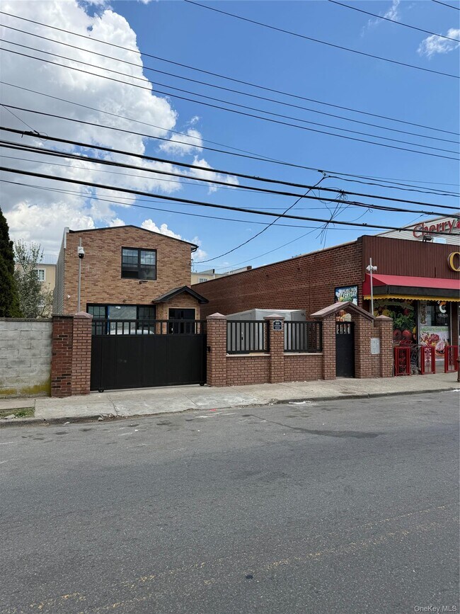 Foto del edificio - 919 Crescent St.