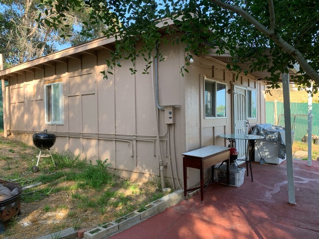 Building Photo - 3700 Linda Vista Dr