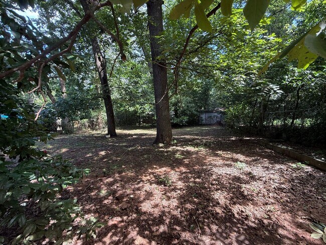 Foto del edificio - 454 Forest Hills Dr