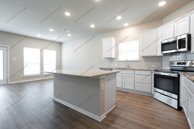 Building Photo - 5305 Friars Lp