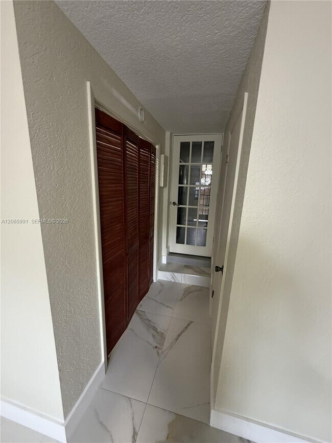 Foto del edificio - 2424 SW 21st Ter