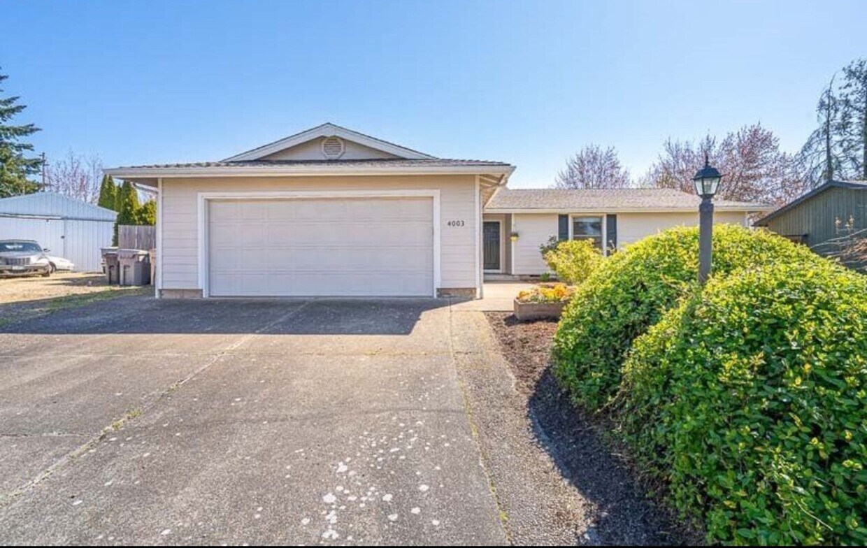 Foto principal - Beautiful Property Located in Albany is Av...